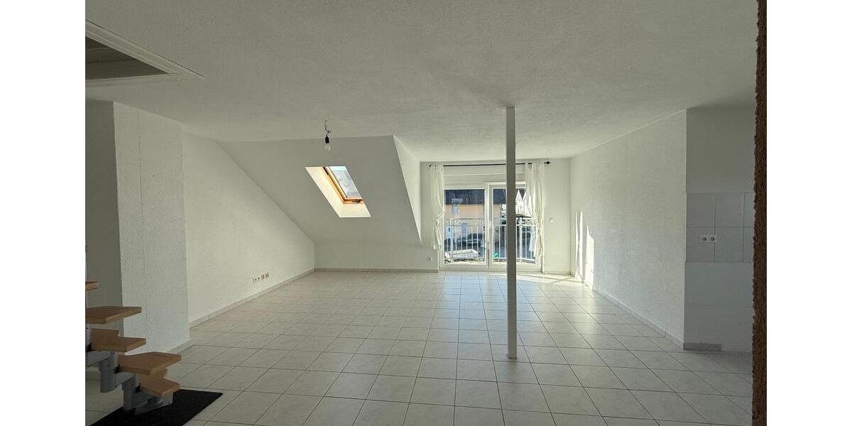 Dachgeschoßwohnung Gäufelden - 2.5 Zimmer, 71 m&sup2;, 790&euro; | Angebot:26234673
