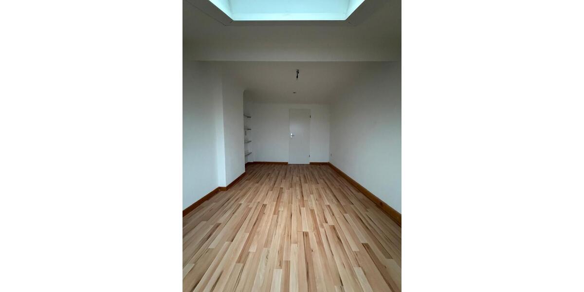Dachgeschoßwohnung Aachen Aachen-Mitte - 1 Zimmer, 1 m&sup2;, 395&euro; | Angebot:24803276