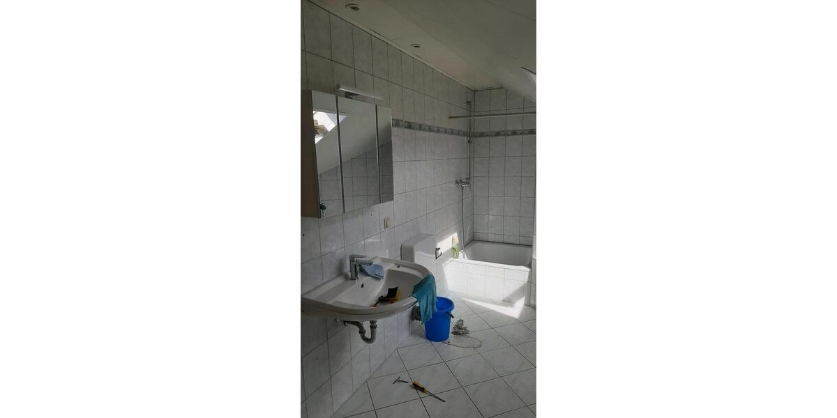 Dachgeschoßwohnung Hargesheim - 4 Zimmer, 93 m&sup2;, 700&euro; | Angebot:26045215