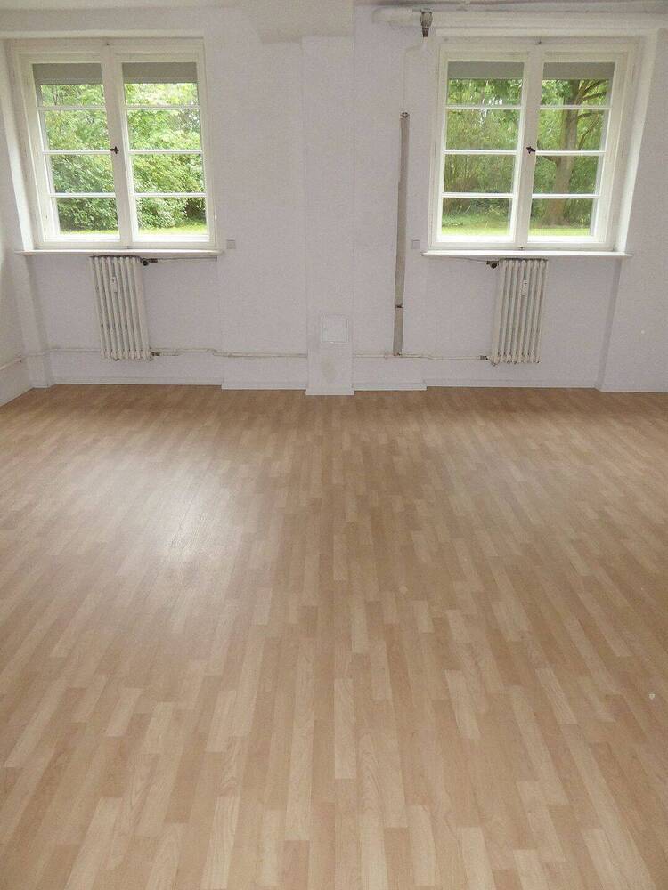 Hessenallee – SOUTERRAIN-Wohnung – großzügiger Grundriss – 2 Zimmer