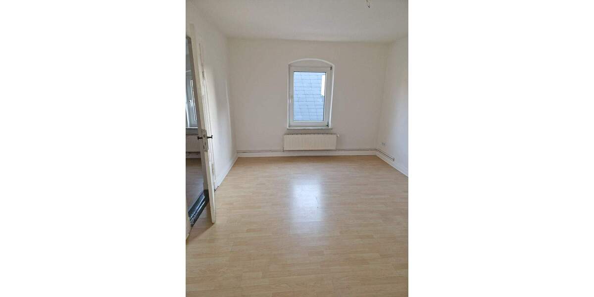 Etagenwohnung Büdelsdorf - 3 Zimmer, 110 m&sup2;, 639&euro; | Angebot:25700043