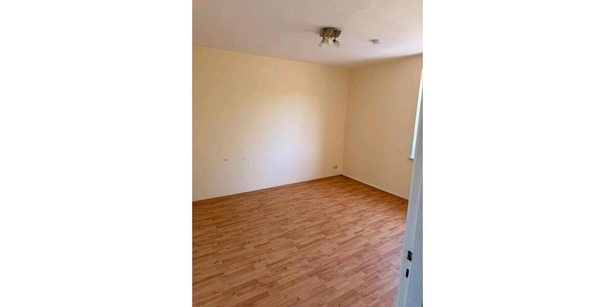 Etagenwohnung Forst (Lausitz) - 1 Zimmer, 35 m&sup2;, 280&euro; | Angebot:26300354
