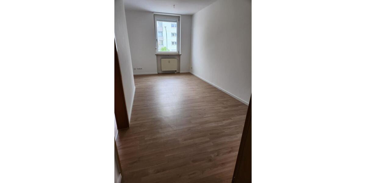 Etagenwohnung Neutraubling - 2 Zimmer, 45 m&sup2;, 590&euro; | Angebot:24692892