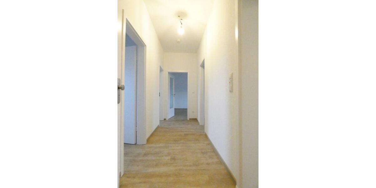 Dachgeschoßwohnung Essen Stadtbezirk III - 3 Zimmer, 78 m&sup2;, 671&euro; | Angebot:25131713
