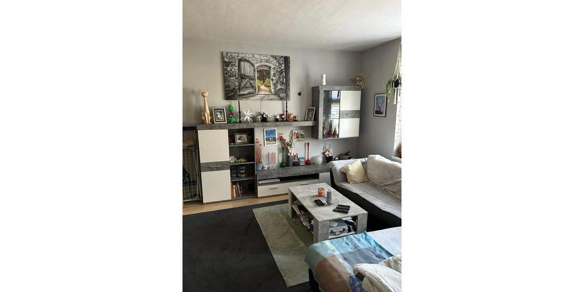 Erdgeschoßwohnung Straußfurt - 2.5 Zimmer, 62 m&sup2;, 465&euro; | Angebot:25645353