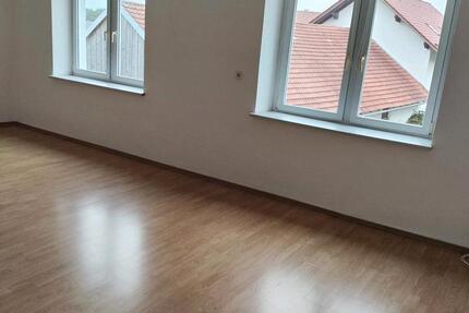 Wohnung Hengersberg - 5 Zimmer, 140 m&sup2;, 550&euro; | Angebot:25918895