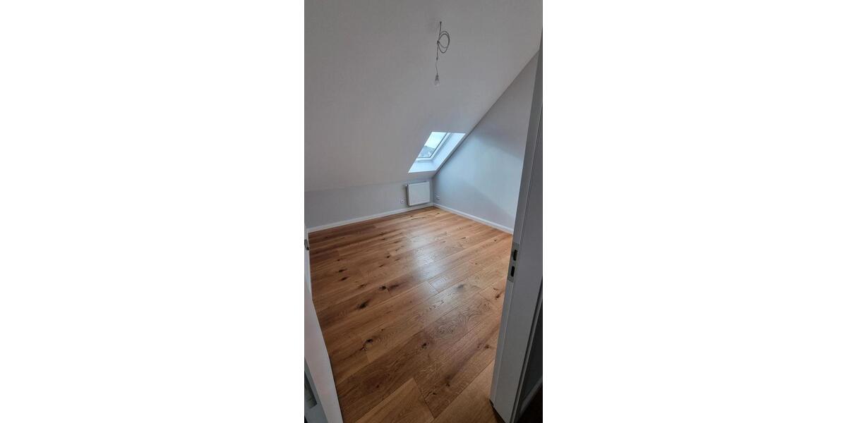 Dachgeschoßwohnung Schlüchtern - 3 Zimmer, 86 m&sup2;, 1.210&euro; | Angebot:24685586