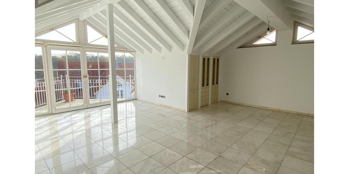 Dachgeschoßwohnung Coburg - 2 Zimmer, 80 m&sup2;, 780&euro; | Angebot:23653435