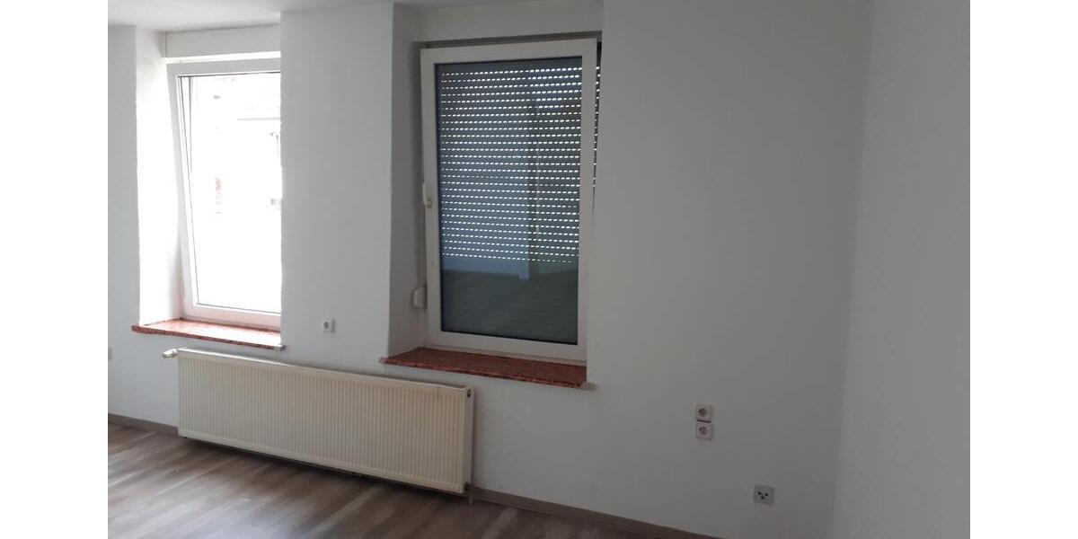 Hochparterre Calbe (Saale) - 3 Zimmer, 82 m&sup2;, 400&euro; | Angebot:24840615