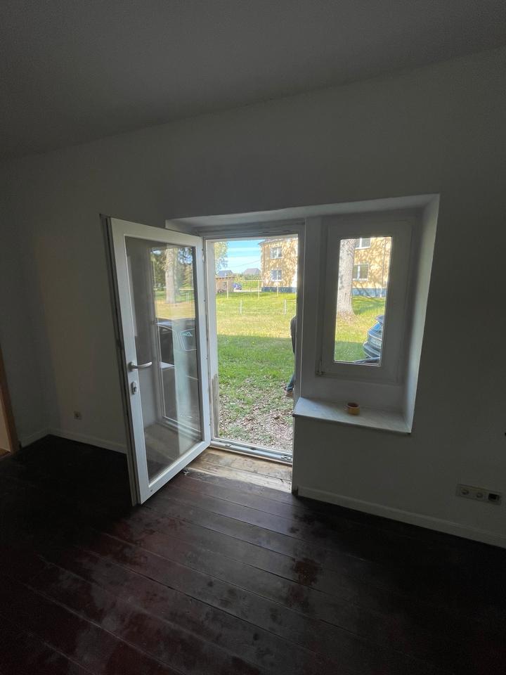 4 Zi. WHG im EG mit eigenem Garten, 2x Bad, opt. Parkplatz Keller
