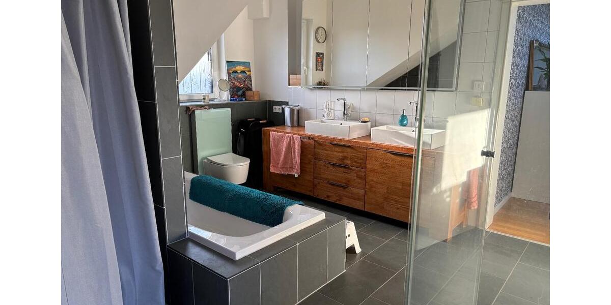 Einfamilienhaus Rühen - 5 Zimmer, 175 m&sup2;, 2.100&euro; | Angebot:25909198