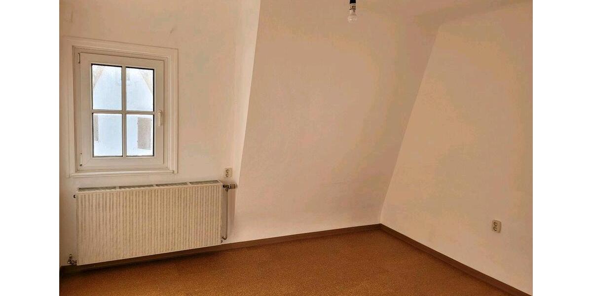 Dachgeschoßwohnung Stuttgart Birkach - 4 Zimmer, 74 m&sup2;, 990&euro; | Angebot:26431341