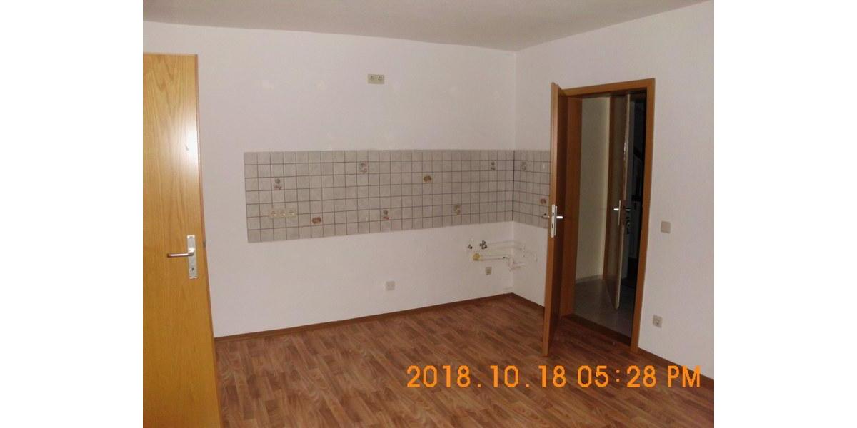 Etagenwohnung Hohenstein-Ernstthal Ernstthal - 1 Zimmer, 35 m&sup2;, 182&euro; | Angebot:12585534