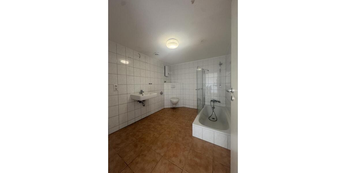 Dachgeschoßwohnung Moers - 3 Zimmer, 100 m&sup2;, 750&euro; | Angebot:22127287