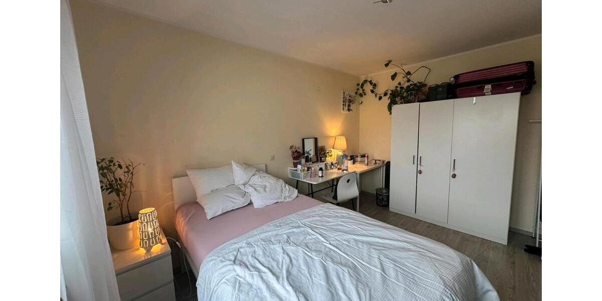 Etagenwohnung Singen (Hohentwiel) - 1 Zimmer, 16 m&sup2;, 400&euro; | Angebot:26041278