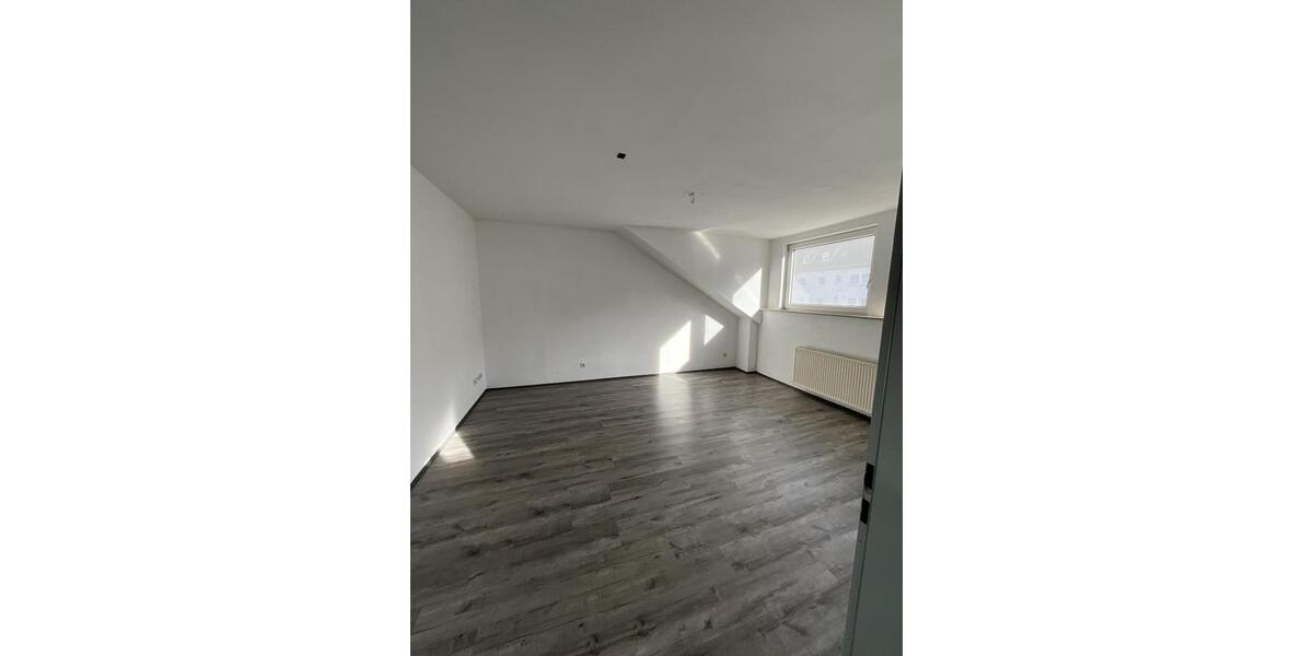 Dachgeschoßwohnung Plettenberg - 2 Zimmer, 67 m&sup2;, 499&euro; | Angebot:23393115