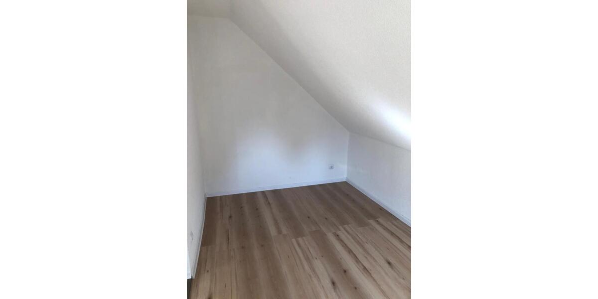Dachgeschoßwohnung Wilkau-Haßlau Haßlau - 3 Zimmer, 67 m&sup2;, 415&euro; | Angebot:25758524