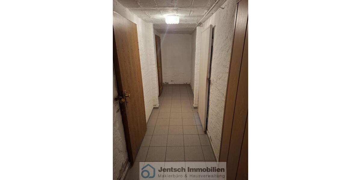 Etagenwohnung Teuchern - 3 Zimmer, 62 m&sup2;, 370&euro; | Angebot:23738678