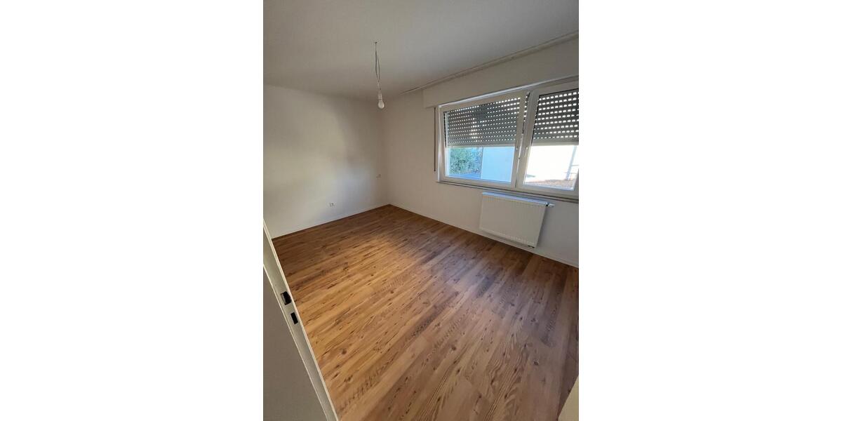 Etagenwohnung Baltmannsweiler - 4 Zimmer, 87 m&sup2;, 1.200&euro; | Angebot:26634518