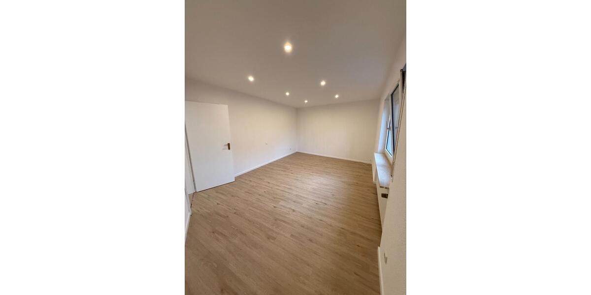 Erstbezug nach Sanierung - 3 Zimmer EG-Wohnung mit BalkonGarten 3 zimmer