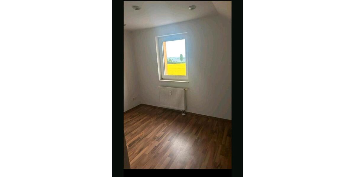 Dachgeschoßwohnung Bovenden - 3 Zimmer, 90 m&sup2;, 1.200&euro; | Angebot:26670627