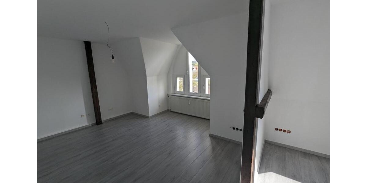 Dachgeschoßwohnung Hameln - 3.5 Zimmer, 116 m&sup2;, 930&euro; | Angebot:25354411