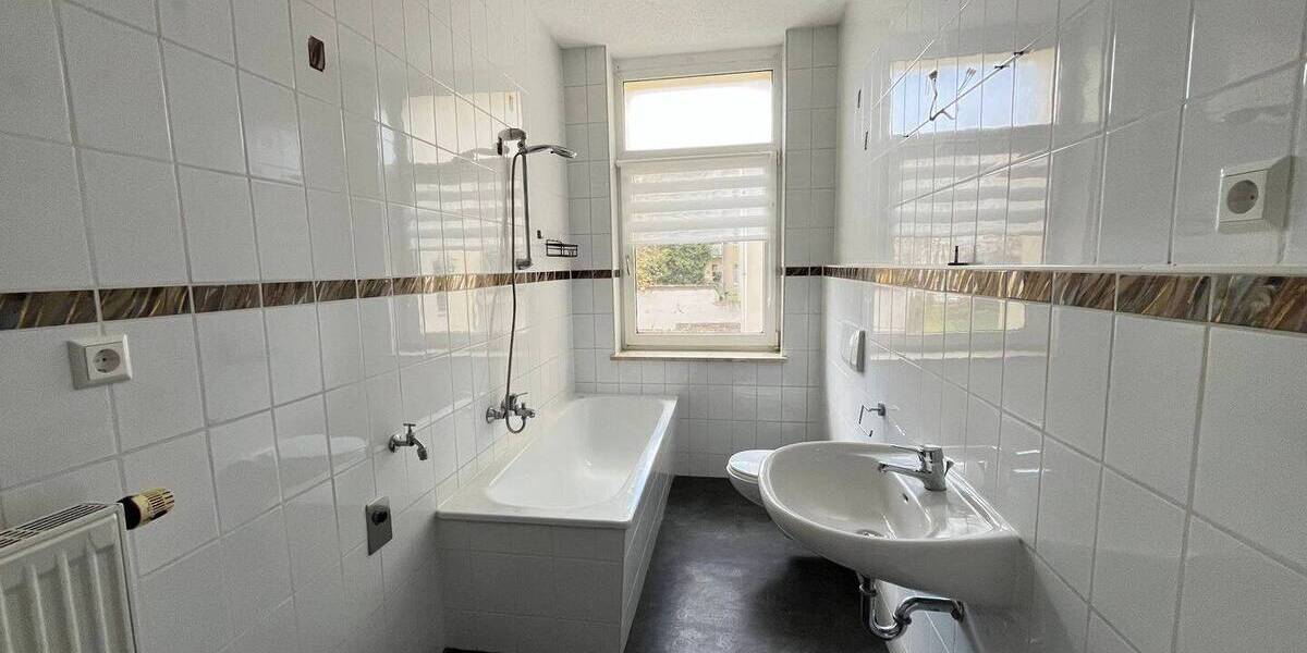 Etagenwohnung Chemnitz Altendorf - 2 Zimmer, 65 m&sup2;, 365&euro; | Angebot:26189604