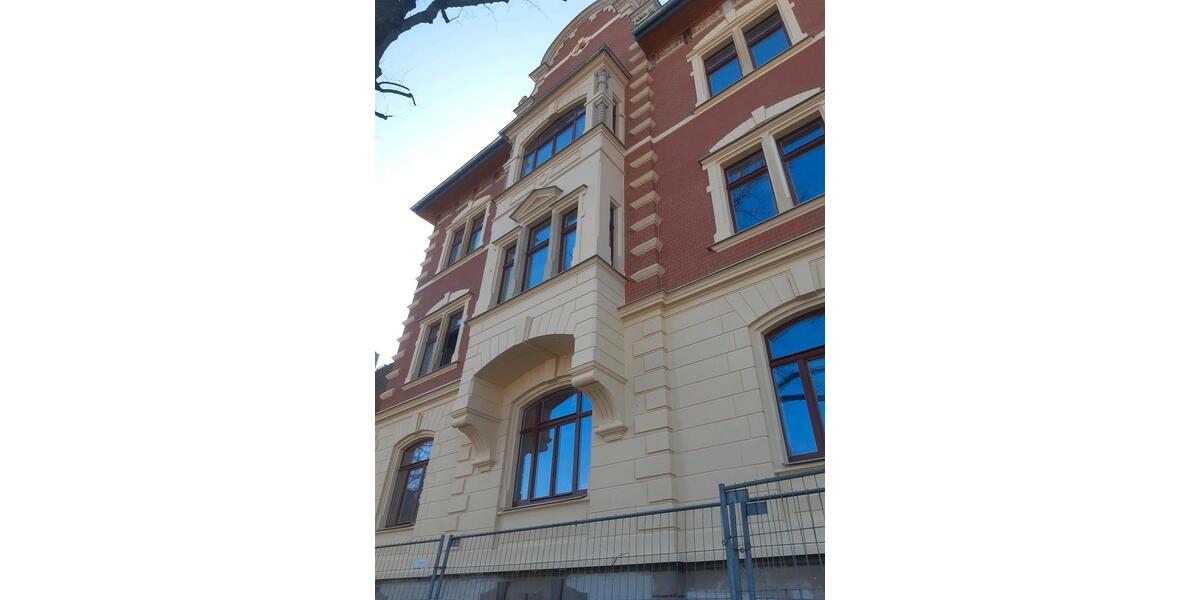 Dachgeschoßwohnung Pößneck - 4 Zimmer, 110 m&sup2;, 850&euro; | Angebot:26045556