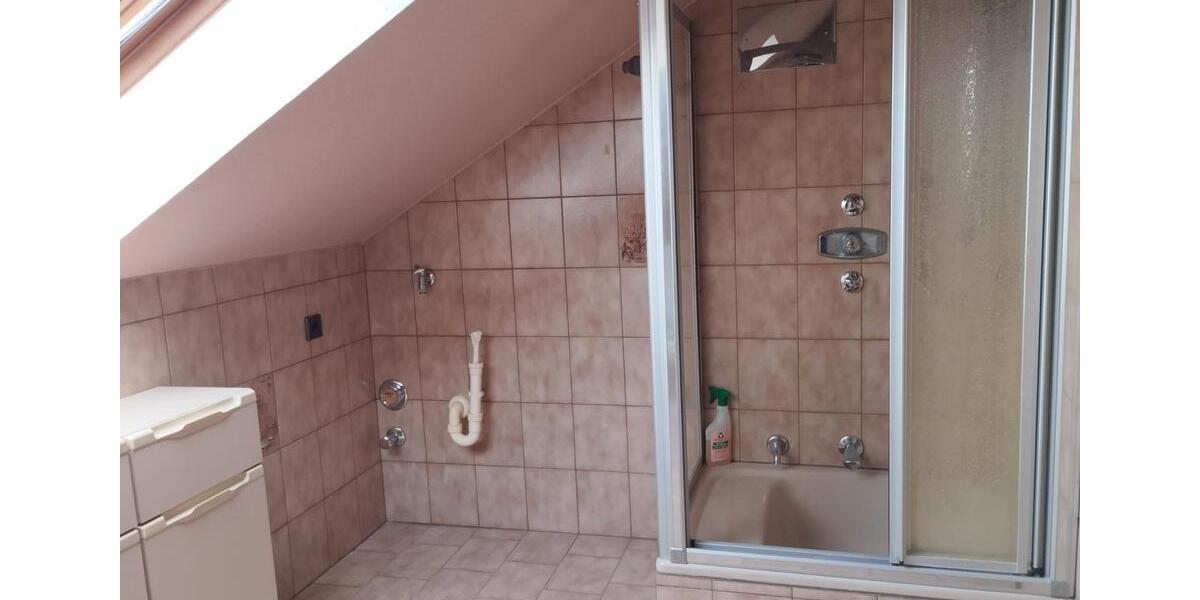 Dachgeschoßwohnung Neresheim - 2 Zimmer, 76 m&sup2;, 700&euro; | Angebot:25990810