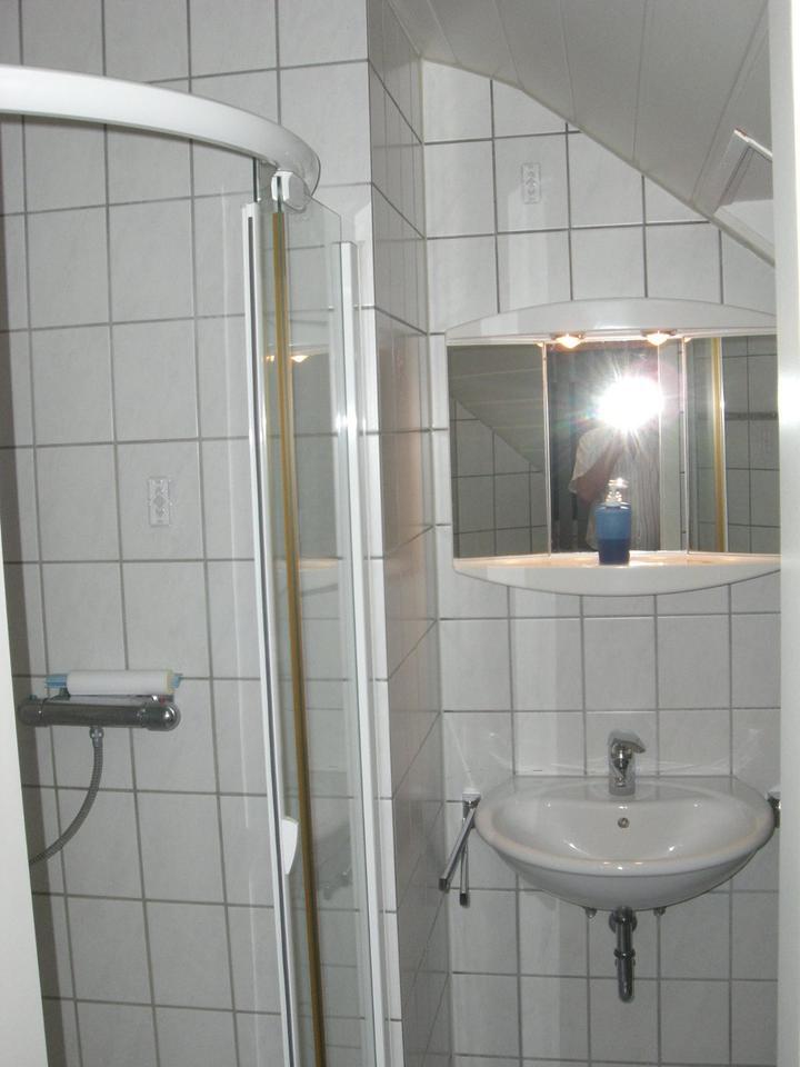 Ein-Zimmer- Apartment:, möbliertes Zimmer,