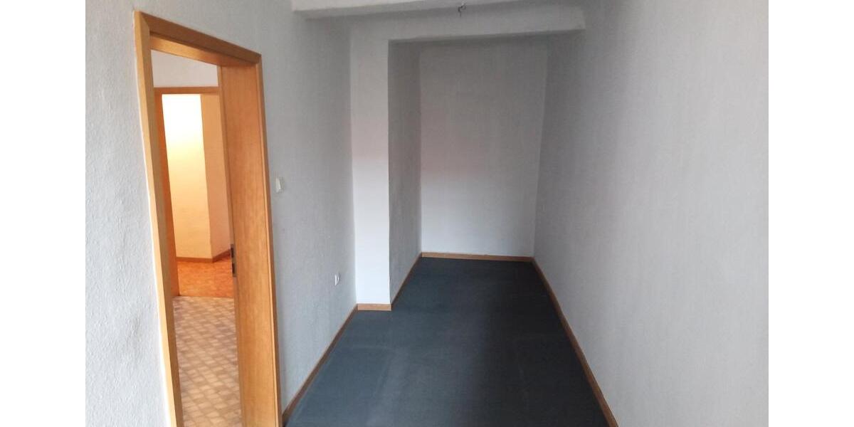 Etagenwohnung Bad Langensalza - 2.5 Zimmer, 90 m&sup2;, 580&euro; | Angebot:26575972