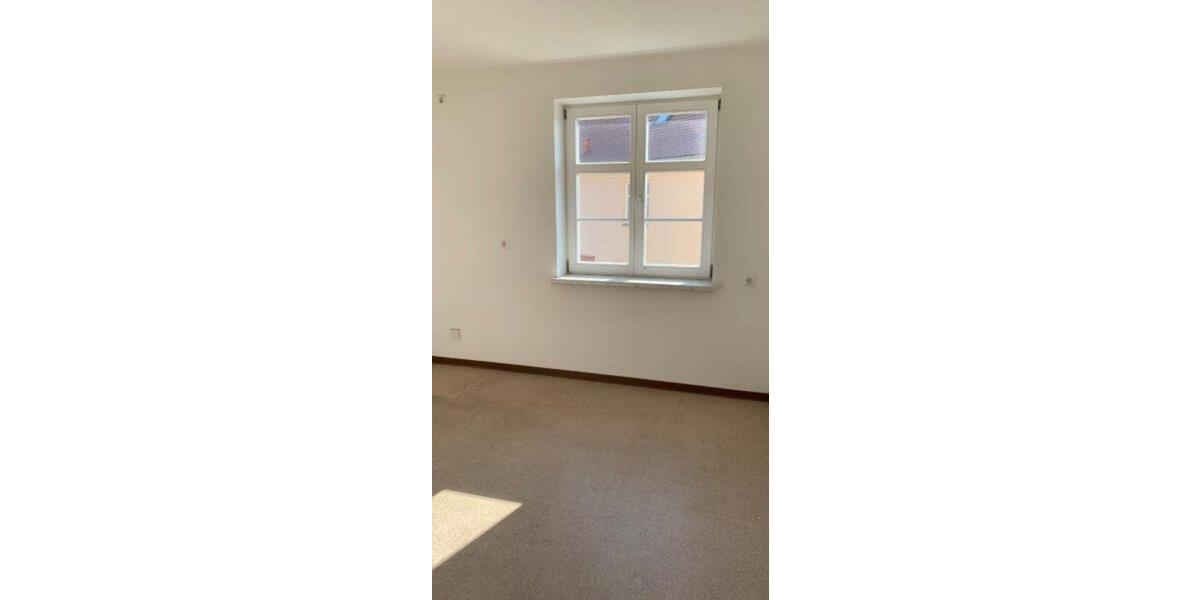 Etagenwohnung Gröditz - 2 Zimmer, 48 m&sup2;, 280&euro; | Angebot:23687967