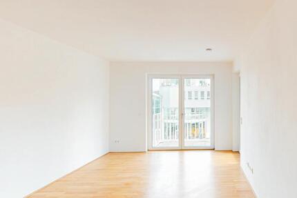 Gemütliche 2-Zimmer-Wohnung mit EBK und Duschbad zimmer