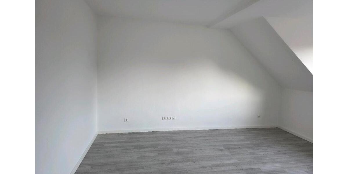 Dachgeschoßwohnung Bayreuth City - 3 Zimmer, 73 m&sup2;, 1.100&euro; | Angebot:25537221