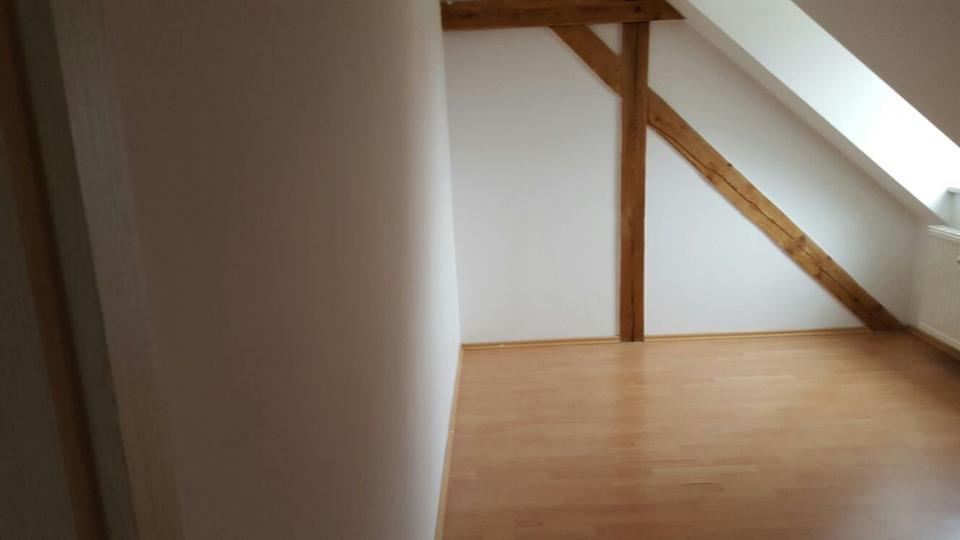 Dachgeschoßwohnung Waldsassen - 3 Zimmer, 90 m&sup2;, 490&euro; | Angebot:24754005