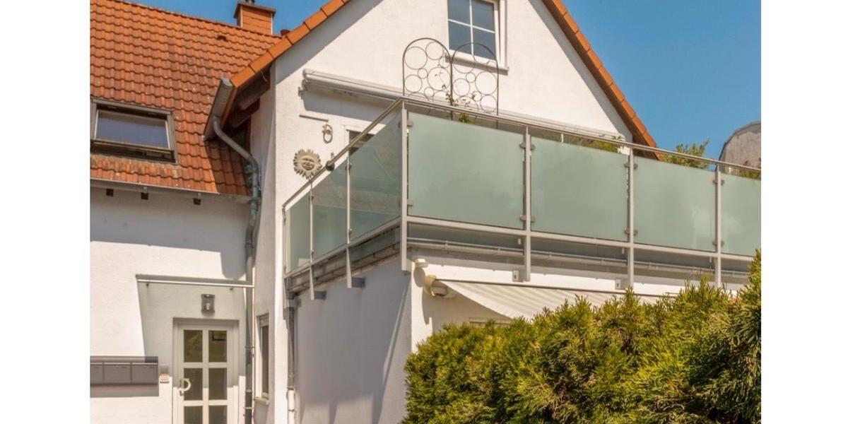 Dachgeschoßwohnung Wiesbaden Mainz-Amöneburg - 1 Zimmer, 28 m&sup2;, 605&euro; | Angebot:25422459