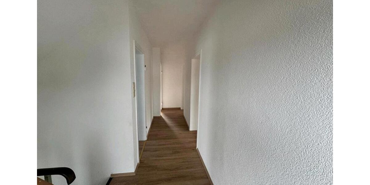 Etagenwohnung Vettelschoß - 5 Zimmer, 100 m&sup2;, 1.000&euro; | Angebot:25722632