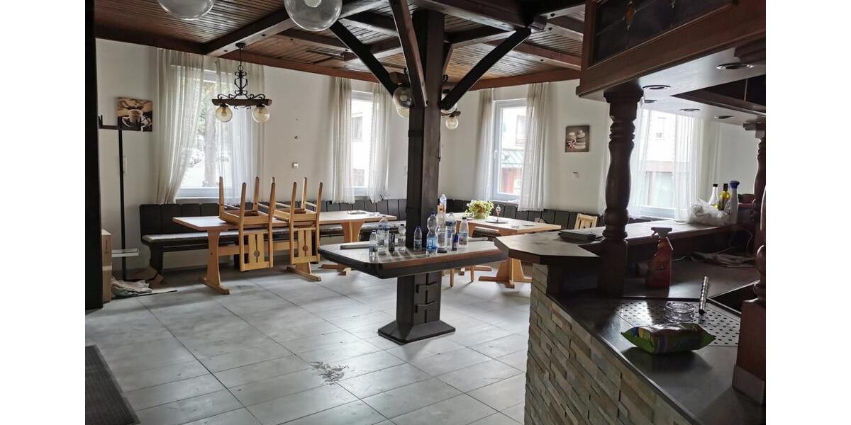 Gastronomie im Zentrum von DETTINGEN ERMS zimmer