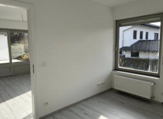 Etagenwohnung Deggendorf - 4 Zimmer, 128 m&sup2;, 10&euro; | Angebot:26097073