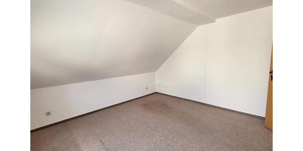 Dachgeschoßwohnung Staßfurt - 2 Zimmer, 50 m&sup2;, 270&euro; | Angebot:24810964