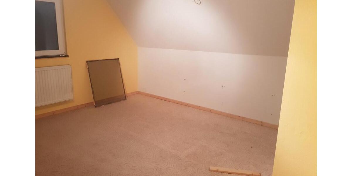 Etagenwohnung Ihringen - 4 Zimmer, 119 m&sup2;, 1.300&euro; | Angebot:26033398