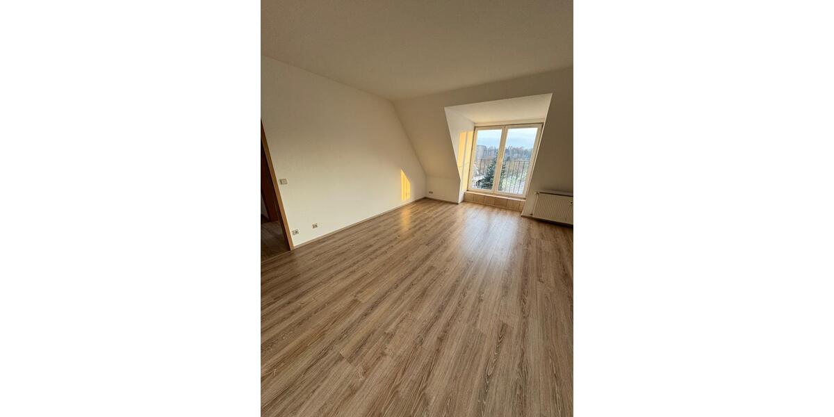 Dachgeschoßwohnung Hohenstein-Ernstthal Ernstthal - 2 Zimmer, 58 m&sup2;, 350&euro; | Angebot:24688349