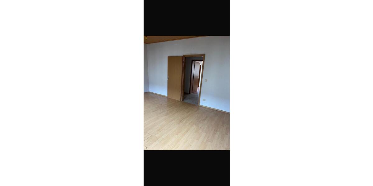 Etagenwohnung Neunkirchen - 3 Zimmer, 75 m&sup2;, 600&euro; | Angebot:26625497