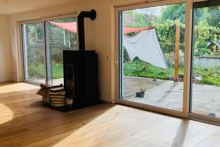 Helle und großzügige Doppelhaushälfte in ruhiger Lage mit Garten
