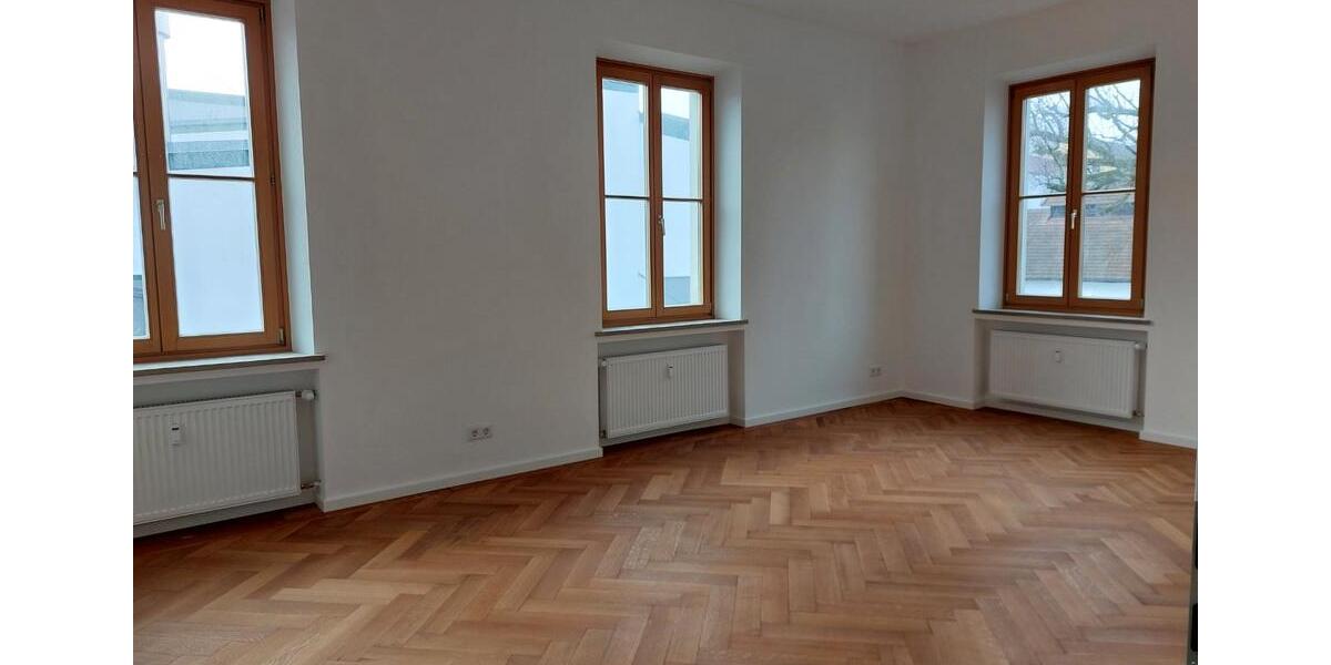 Etagenwohnung Straubing - 4 Zimmer, 143 m&sup2;, 1.200&euro; | Angebot:26006497
