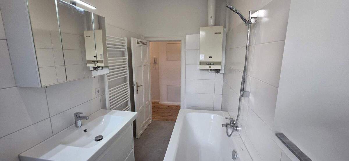 Wohnung in Tegel sucht neuen Mieter! 4 zimmer