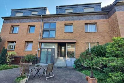 Duisburg-Rahm: helle 3,5 Zi- Wohnung in netter Hausgemeinschaft 3.5 zimmer