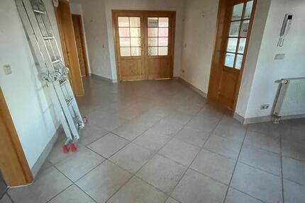 Wohnung Tangerhütte - 4 Zimmer, 130 m&sup2;, 1.000&euro; | Angebot:25284534