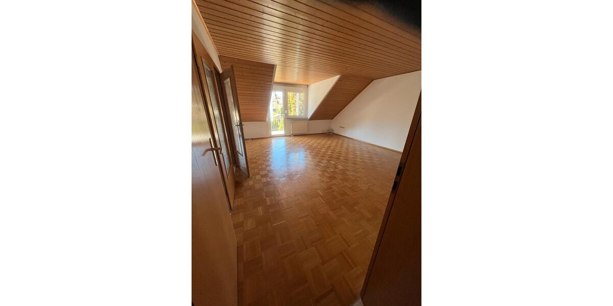 Dachgeschoßwohnung Tauberbischofsheim - 3 Zimmer, 90 m&sup2;, 750&euro; | Angebot:25085435