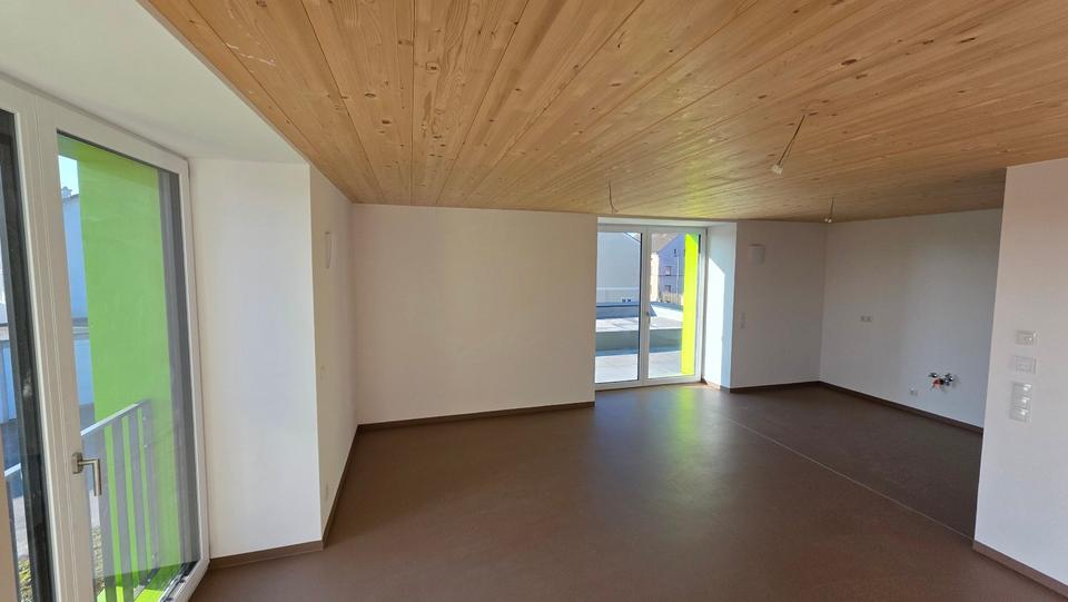 Etagenwohnung Deggendorf - 4 Zimmer, 90 m&sup2;, 990&euro; | Angebot:24560796